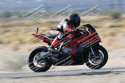 media/Nov-16-2025-Race Pace (Sun) [[8c5fa54630]]/Verified Riders/3-Turn 14 (1045am)/